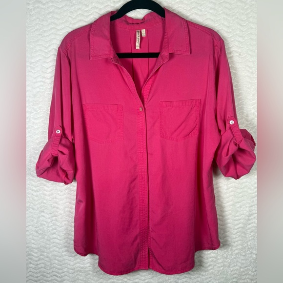 grand & greene Tops - grand & greene beautiful Fuchsia Button-Front Shirt. Size large